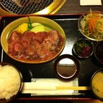 国産牛食べ放題・個室・焼肉　黒ベコ - 牛タンのランチ