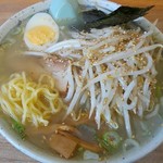 こぶ平 - 麺を引っ張り出し