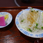 Toritsune Honten - サラダとお漬物