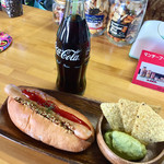 ナチュラルボーンスタイル - これは翌日に食べた「ホットドッグとコーラのセット ¥500」です(*≧▽≦)ﾉ