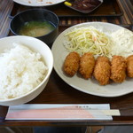 まんぷくキッチン - カキフライ定食ご飯大盛り