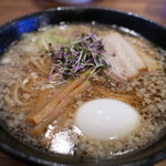 節屋かつら - 節背脂ラーメン