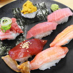 スシロー - 本鮪・かに・うに豪華天然7貫盛り