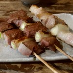 iidabashiyonchoumehaibo-rusakababaritonxtsu - 串焼き盛合わせ（600円）左からタン、ハツ、バラ肉