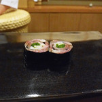 日本橋蛎殻町 すぎた - 【ツマミ】締め鯖、大葉、あさつきの巻物