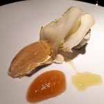 エクアトゥール - ブルーチーズとヘーゼルナッツ　白ワインジュレ　蜂蜜