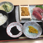 98486928 - 刺身定食B(ウニ付)　1,200円
