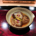 東麻布 天本 - 赤なまこ酢漬け