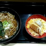 名代富士そば - ミニカツ丼セット 560円