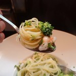 パスタピッコラ - 海老とブロッコリーのオイルソースパスタ