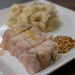 洋惣菜 亀洋 - 2018.12 カルボナーラ風ポテトサラダ（100g 230円）、ポルチーニとシメジなどの鶏もも肉のテリーヌ（300円）