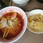 富楽戸 - 醤油ラーメンと半チャーハンのセット