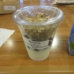 クアロア・ランチ・ハワイ カフェテリア - 
            ヨーグルトカップは７＄。