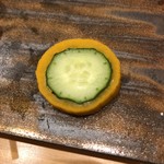 鮨 真菜 - たくあんキュウリ