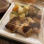 プティ コション - 国産鶏肉”桜姫”のスモークチキン600円