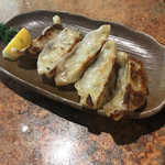 Waraji Japanese Restrant - 餃子
