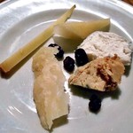 28&Vin - チーズの盛り合わせ（取り分けました）