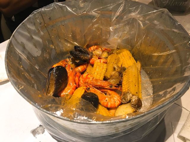 手づかみシーフード Makky S The Boiling Shrimp マッキーズ 矢場町 シーフード 食べログ