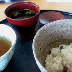 月見里 - 萩おこわ、赤出汁