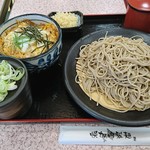 幌加内製麺 - 親子丼とそばのセット850円プラス大盛100円