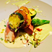 Q.E.D.CLUB - 柔らかな牛タンの煮込み 初夏の野菜を添えて