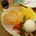 ロータスパレス - コーヒーをプリンにかけてご賞味ください。