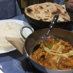 カラチの空 - チキンジンジャーと主食