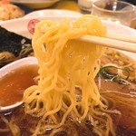 松軒 中華食堂 - 醤油拉麺リフト