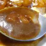 美味卵家 - 味の要となるドミグラスソースは、コクと酸味が効いて後味キリリ！