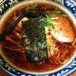 ○屋製麺店 - 味玉らぁめん（￥780）10/10/2011。初食の同行者が注文。この日「美味かった〜！！」とずっと言ってました。よほど感動したようです。