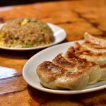 神田餃子屋 - 元祖野菜餃子（並盛6個）＋半チャーハンセット@710円