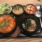 韓国厨房 水剌間 - 本日のチゲとミニビビンバセット 1600円(税込)