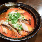 らーめん晴れるや - 豚こつ赤うま夏バージョン+チャーシュー