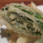 手打ち蕎麦 ほかげ - 筍と山菜天婦羅（静岡等）　ズームアップ