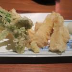 手打ち蕎麦 ほかげ - 筍と山菜天婦羅（静岡等）　ズームアップ