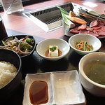 牛兵衛 - 和牛カルビ＆ロース焼肉ランチ