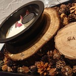 GANON FLORIST gallery - スノーホワイト1,680円（ハンバーグin前）