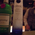 HOPE - ◆ジン･トニックはタンカレーで