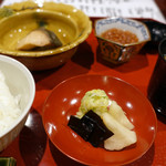 割烹 新多久 - 醤油はらこ　塩引き鮭　ご飯