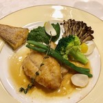 北島亭 - 2018.11.  長崎・五島列島産ひげだらのムニエル 春菊のピューレと秋の味覚の添え