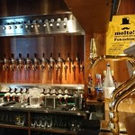 CRAFT BEER HOUSE molto!! - 店内のタップコーナー