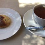 チェソーレ - りんごケーキと温かい紅茶