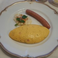 デ アドミラル - 特製オムレツ　ソーセージ添え