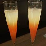 レストラン ラ・フロレゾン・ドゥ・タケウチ - フルーツシャンパンカクテルで乾杯♪
