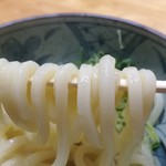 Maru taka - たぶん機械打ちのやや細めの麺。