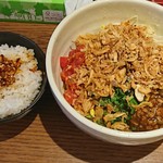 喜界島担々麺 香 - 汁無し担々麺、麦ご飯(食べ放題)