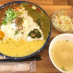 アオヤギ食堂 - ともえがけカレー(1200円)