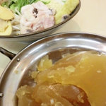 勝太鼓 - “ようかん”みたいな濃縮コラーゲンスープのモツ鍋もございます！ 一人前980円