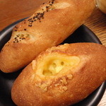Ishigama pan koubou Bon Pana - さつまいものフランスパンとチーズのフランスパン