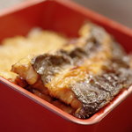 つるや - 肥後（ひご）球磨川（くまがは）の鰻（むなぎ）、斷面（きりくち）